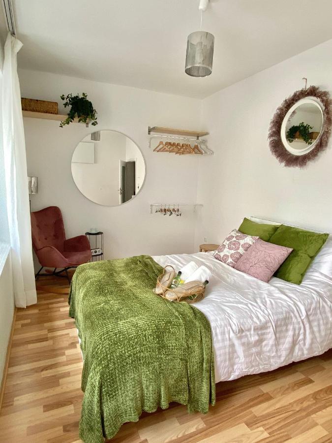 Stay In Aux, Feel At Home ! 2 Room Apartment Central Incl All You Need For 4 Person, 24H Check In, Pkw Parking Only Аугсбург Екстериор снимка