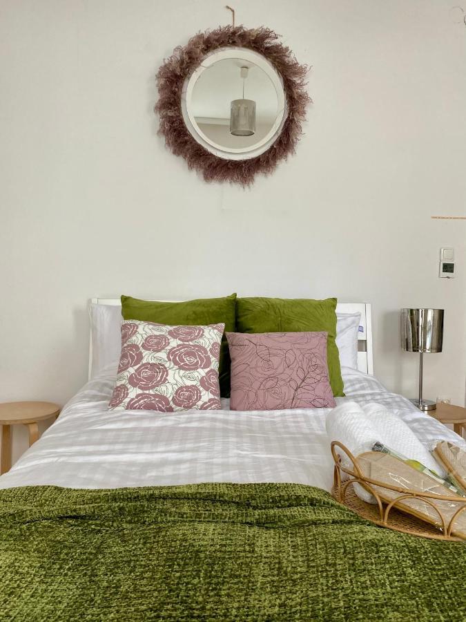 Stay In Aux, Feel At Home ! 2 Room Apartment Central Incl All You Need For 4 Person, 24H Check In, Pkw Parking Only Аугсбург Екстериор снимка