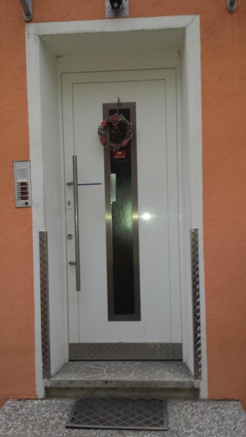 Stay In Aux, Feel At Home ! 2 Room Apartment Central Incl All You Need For 4 Person, 24H Check In, Pkw Parking Only Аугсбург Екстериор снимка